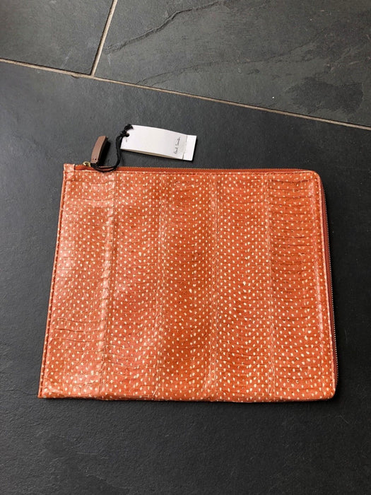 PAUL SMITH iPad ケース - ホイップ スネーク スキン - 外出先でも贅沢に！ 